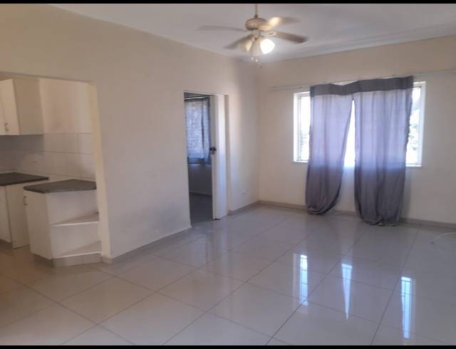2 BEDROOM FLAT RENTED IN ESSENWOOD